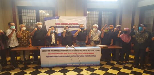 Konpers FKNJ - berdiri kepal (1)
